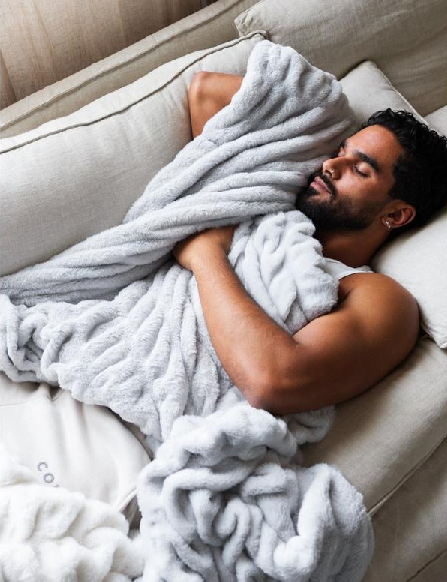 Oversized Cozy Soft Warm Throw Blanket, Lightweight Comfort Plush Bed Couch Sofa Throw for Indoor & Outdoor Use